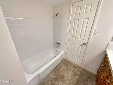 Bath - 725 E Wesleyan Dr, Tempe, AZ 85282 photo 2 of 4