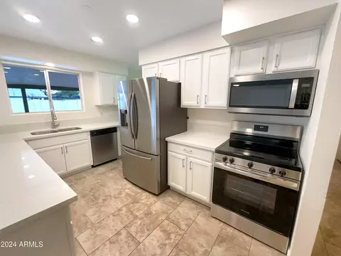 Kitchen - 725 E Wesleyan Dr, Tempe, AZ 85282 photo 1 of 2