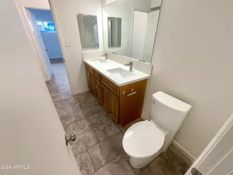 Bath - 725 E Wesleyan Dr, Tempe, AZ 85282 photo 1 of 4