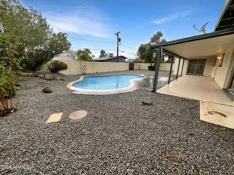 Exterior - 725 E Wesleyan Dr, Tempe, AZ 85282 photo 3 of 6
