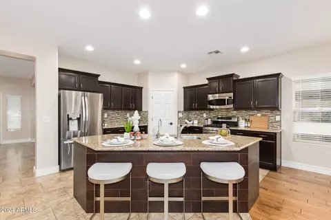 Kitchen - 27507 N 19th Dr, Phoenix, AZ 85085 photo 3 of 7