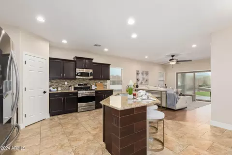 Kitchen - 27507 N 19th Dr, Phoenix, AZ 85085 photo 4 of 7