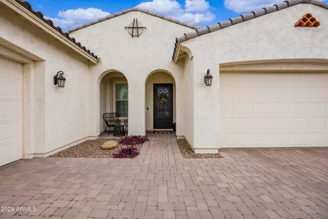 Exterior - 2534 E Thornton Ct, Gilbert, AZ 85297 photo 3 of 28