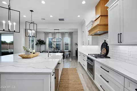 Kitchen - 2534 E Thornton Ct, Gilbert, AZ 85297 photo 6 of 8