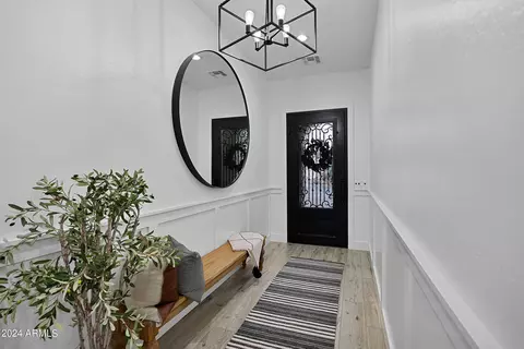 Entry Way - 2534 E Thornton Ct, Gilbert, AZ 85297 photo 2 of 5