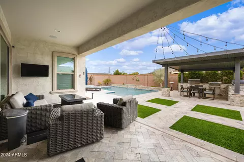 Exterior - 2534 E Thornton Ct, Gilbert, AZ 85297 photo 20 of 28