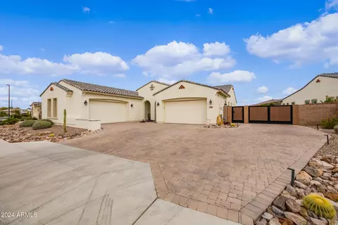Exterior - 2534 E Thornton Ct, Gilbert, AZ 85297 photo 2 of 28