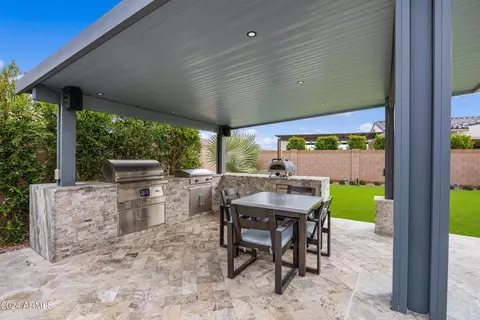 Exterior - 2534 E Thornton Ct, Gilbert, AZ 85297 photo 15 of 28