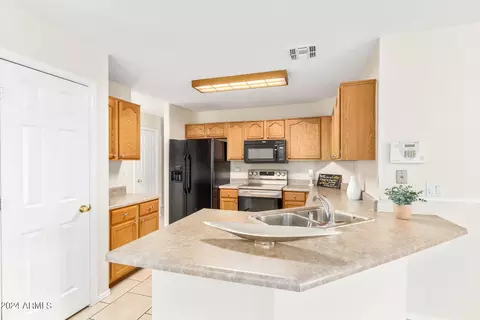3110 W Louise Dr, Phoenix, AZ 85027