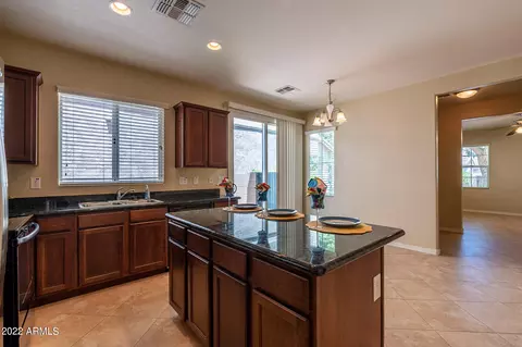 Kitchen - 4117 E Tulsa St, Gilbert, AZ 85295 photo 5 of 11