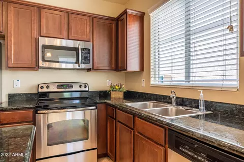 Kitchen - 4117 E Tulsa St, Gilbert, AZ 85295 photo 10 of 11