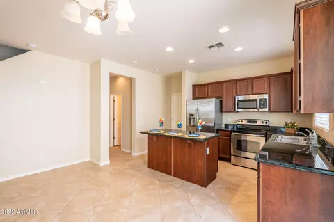 Kitchen - 4117 E Tulsa St, Gilbert, AZ 85295 photo 4 of 11