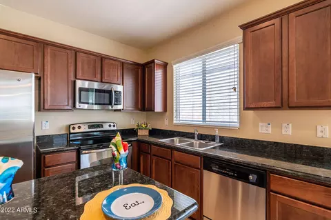 Kitchen - 4117 E Tulsa St, Gilbert, AZ 85295 photo 8 of 11