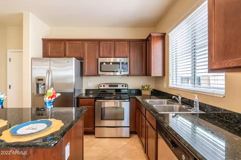 Kitchen - 4117 E Tulsa St, Gilbert, AZ 85295 photo 9 of 11