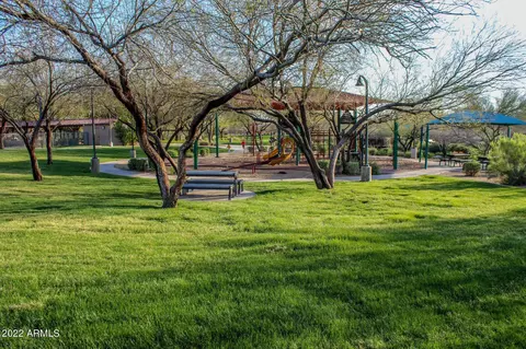 View/Area - 1961 W Bramble Berry Ln, Phoenix, AZ 85085 photo 4 of 6