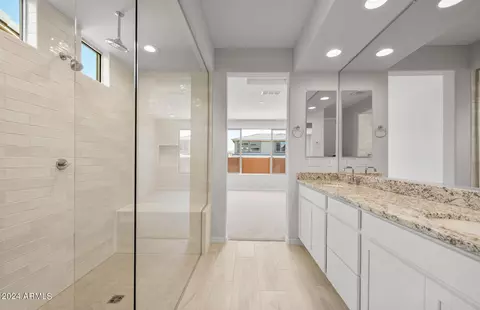 Bath - 1961 W Bramble Berry Ln, Phoenix, AZ 85085 photo 5 of 6