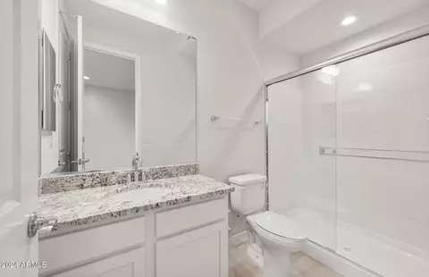 Bath - 1961 W Bramble Berry Ln, Phoenix, AZ 85085 photo 1 of 6
