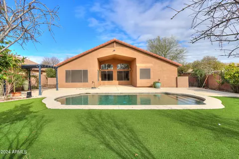 42151 W Chisholm Dr, Maricopa, AZ 85138