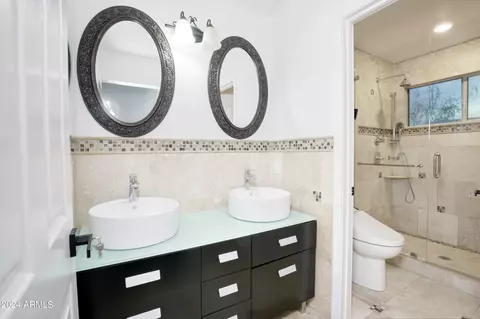 Bath - 1301 E Spur Ave, Gilbert, AZ 85296 photo 4 of 4