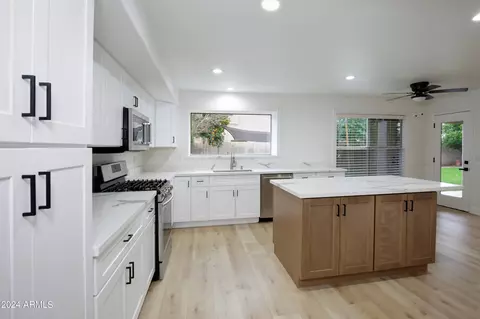 Kitchen - 1301 E Spur Ave, Gilbert, AZ 85296 photo 1 of 5