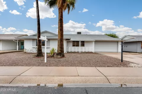 10119 W Desert Hills Dr, Sun City, AZ 85351
