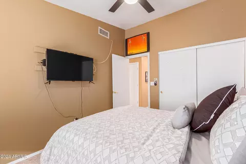 Bedroom - 11833 S 44th St, Phoenix, AZ 85044 photo 7 of 9