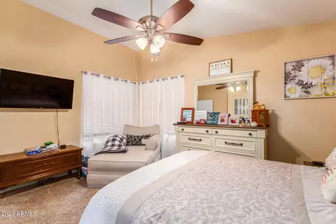 Bedroom - 11833 S 44th St, Phoenix, AZ 85044 photo 5 of 9