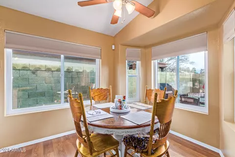 Dining - 11833 S 44th St, Phoenix, AZ 85044 photo 1 of 2