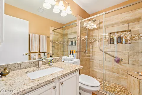 Bath - 11833 S 44th St, Phoenix, AZ 85044 photo 3 of 3