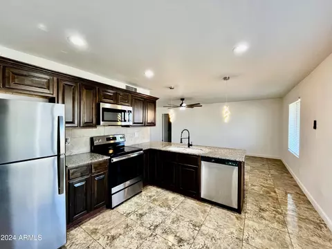 8901 W Devonshire Ave, Phoenix, AZ 85037
