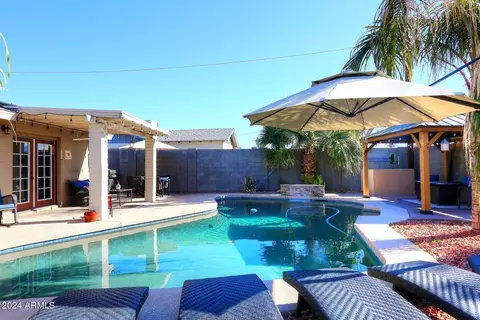 3201 W Eugie Ave, Phoenix, AZ 85029