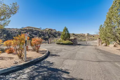 15050 E Countryside Rd #393, Mayer, AZ 86333