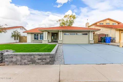 2102 E Gelding Dr, Phoenix, AZ 85022
