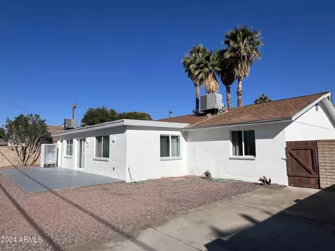 Exterior - 7648 N 18th Ave, Phoenix, AZ 85021 photo 2 of 3
