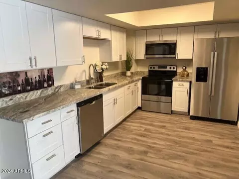 Kitchen - 7648 N 18th Ave, Phoenix, AZ 85021 photo 2 of 4