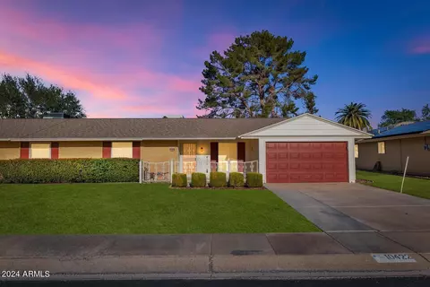 10422 W Kingswood Cir, Sun City, AZ 85351