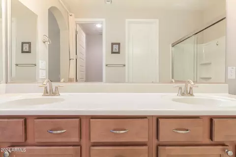 Bath - 10209 E Theorem Dr, Mesa, AZ 85212 photo 2 of 3