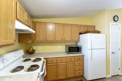 11206 E Boulder Dr, Apache Junction, AZ 85120 photo 8