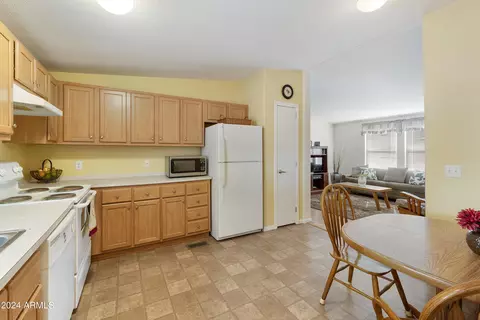 11206 E Boulder Dr, Apache Junction, AZ 85120 photo 6