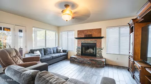 Living - 1836 E Aspen Way, Gilbert, AZ 85234 photo 3 of 5