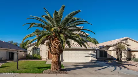 Exterior - 1836 E Aspen Way, Gilbert, AZ 85234 photo 6 of 29