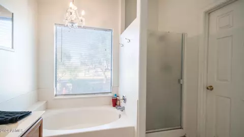 Bath - 1836 E Aspen Way, Gilbert, AZ 85234 photo 2 of 4