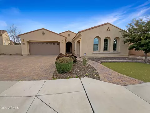 9141 W Quail Track Dr, Peoria, AZ 85383
