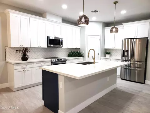 34982 N Surrey Ln, San Tan Valley, AZ 85140