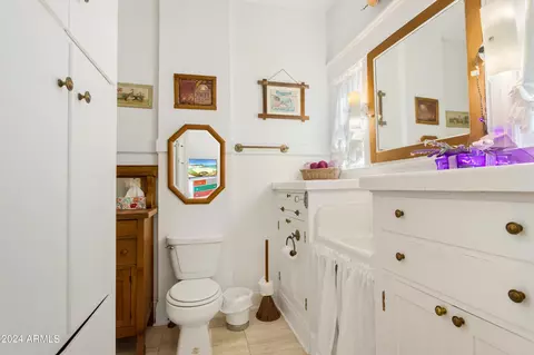 Bath - 512 E Vista St, Bisbee, AZ 85603 photo 4 of 6