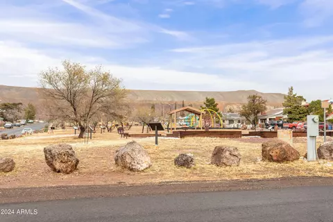 View/Area - 512 E Vista St, Bisbee, AZ 85603 photo 2 of 5