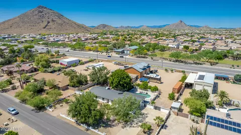 5204 W Fallen Leaf Ln, Glendale, AZ 85310