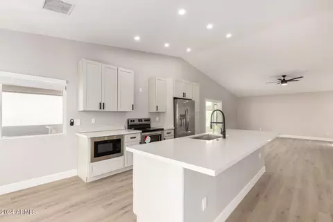 5208 W Purdue Ave, Glendale, AZ 85302
