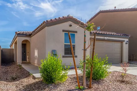 Exterior - 5837 S 23rd Dr, Phoenix, AZ 85041 photo 3 of 6