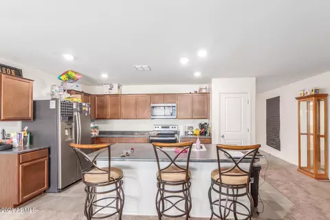 Kitchen - 5837 S 23rd Dr, Phoenix, AZ 85041 photo 1 of 3